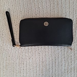 *Flash sale!Tory Burch Black Leather Wallet
